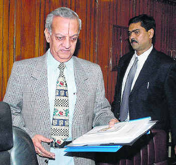 Election Commission to convene state poll officials’ meeting tomorrow